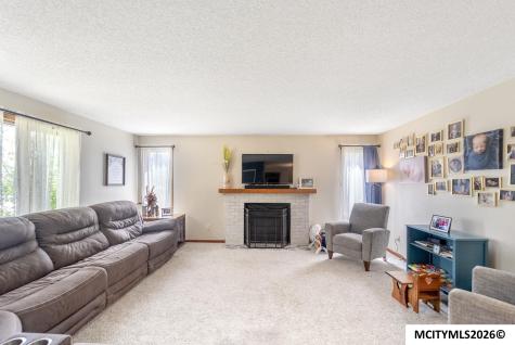 22 Charlestown Square Mason City IA 50401