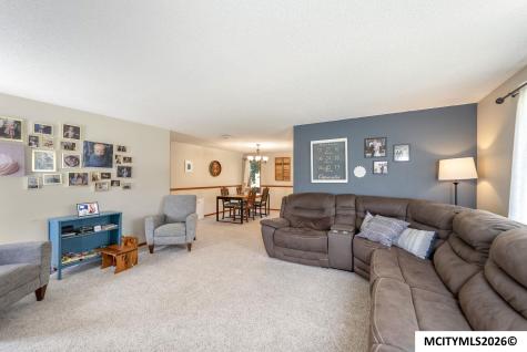 22 Charlestown Square Mason City IA 50401
