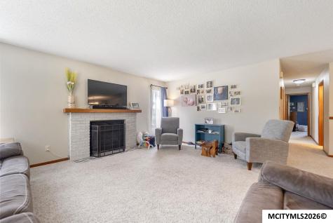 22 Charlestown Square Mason City IA 50401