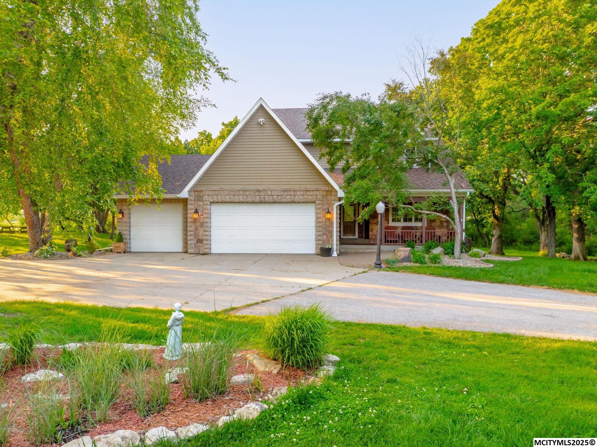 30 Bur Oak Lane Mason City IA 50401