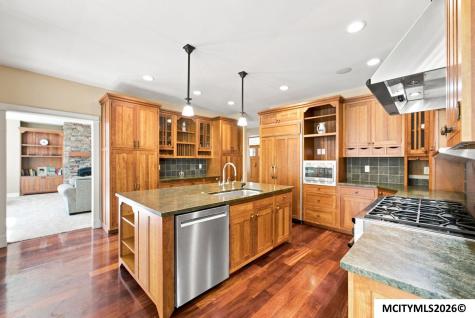 95 Oak Run Drive Mason City IA 50401