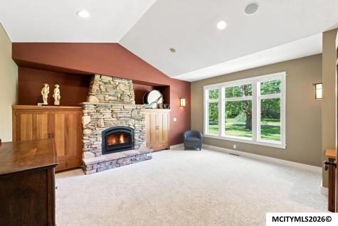 95 Oak Run Drive Mason City IA 50401
