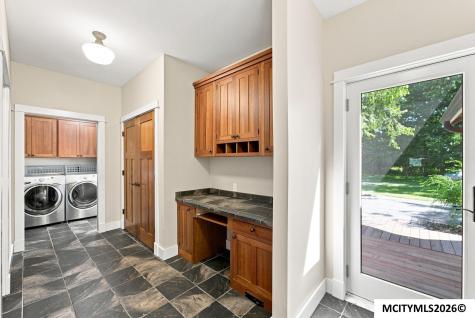 95 Oak Run Drive Mason City IA 50401