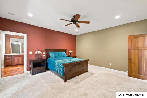 95 Oak Run Drive Mason City IA 50401