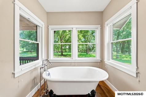 95 Oak Run Drive Mason City IA 50401