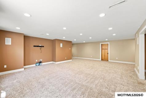 95 Oak Run Drive Mason City IA 50401