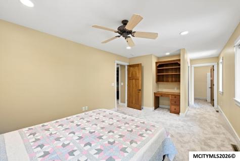 95 Oak Run Drive Mason City IA 50401