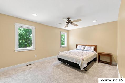 95 Oak Run Drive Mason City IA 50401