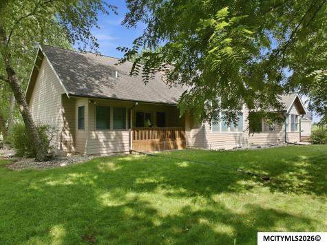 95 Oak Run Drive Mason City IA 50401