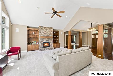 95 Oak Run Drive Mason City IA 50401