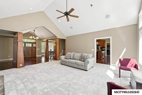 95 Oak Run Drive Mason City IA 50401