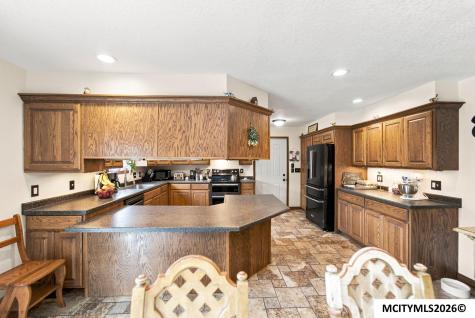 2909 4th NW Mason City IA 50401