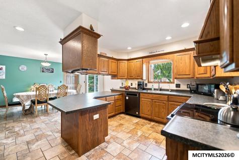 2909 4th NW Mason City IA 50401