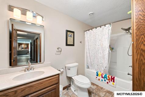 2909 4th NW Mason City IA 50401