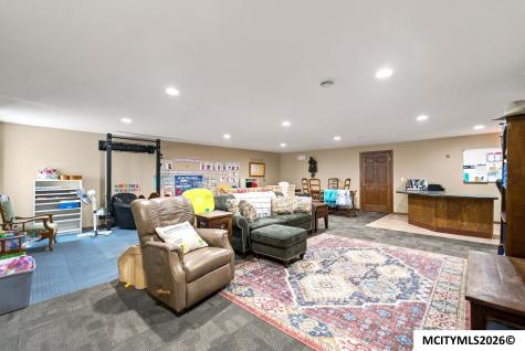 2909 4th NW Mason City IA 50401