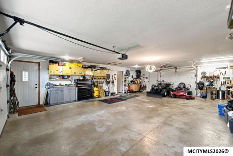 2909 4th NW Mason City IA 50401