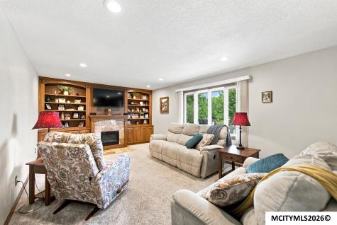 2909 4th NW Mason City IA 50401