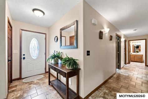 2909 4th NW Mason City IA 50401