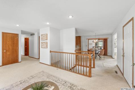 25 Slate Court Mason City IA 50401