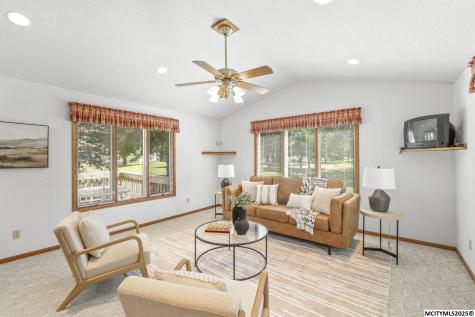 25 Slate Court Mason City IA 50401