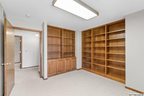 25 Slate Court Mason City IA 50401