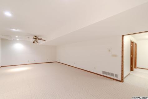 25 Slate Court Mason City IA 50401