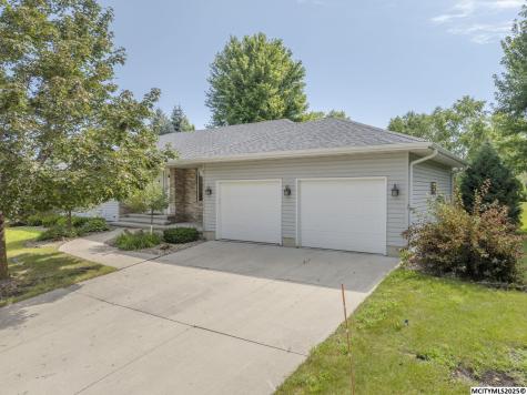 25 Slate Court Mason City IA 50401