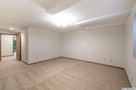 25 Slate Court Mason City IA 50401