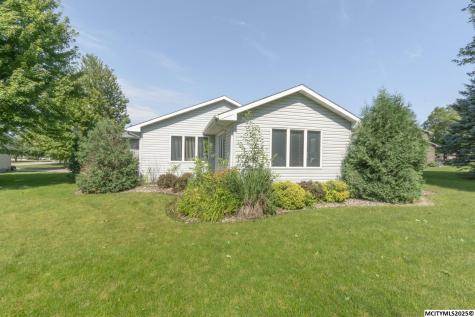 25 Slate Court Mason City IA 50401