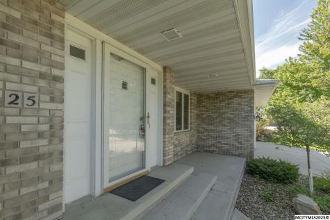 25 Slate Court Mason City IA 50401