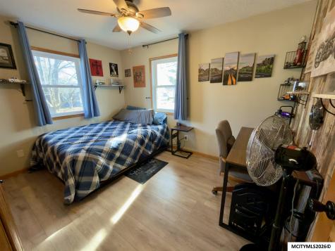 811 9th NW Mason City IA 50401