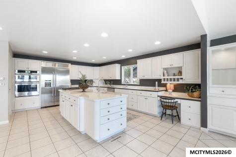 1000 Briarstone Drive Mason City IA 50401