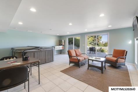 1000 Briarstone Drive Mason City IA 50401