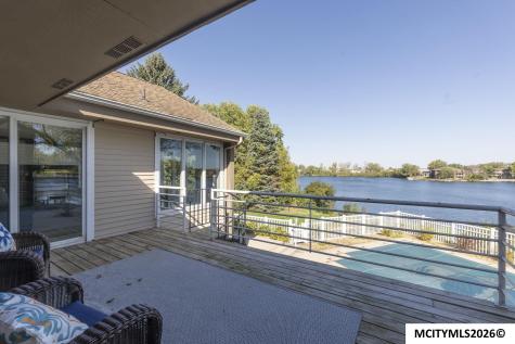 1000 Briarstone Drive Mason City IA 50401