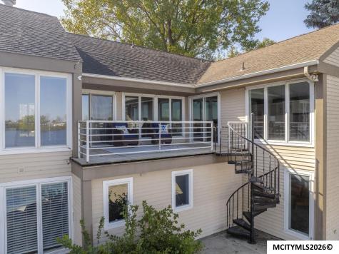 1000 Briarstone Drive Mason City IA 50401
