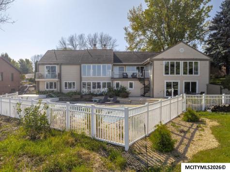 1000 Briarstone Drive Mason City IA 50401