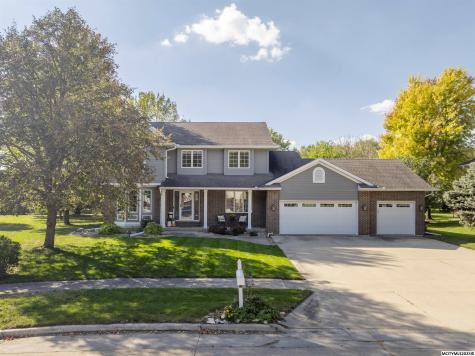 6 Deer Creek Court Mason City IA 50401