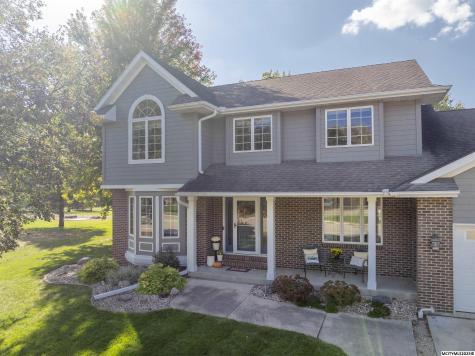 6 Deer Creek Court Mason City IA 50401