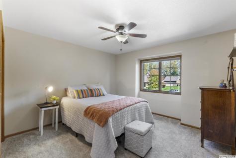 6 Deer Creek Court Mason City IA 50401