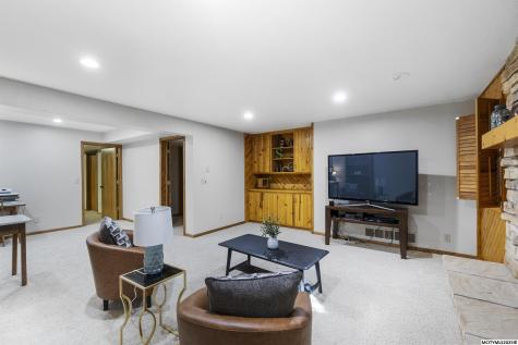 6 Deer Creek Court Mason City IA 50401