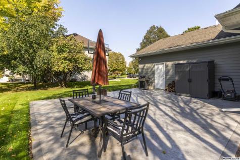 6 Deer Creek Court Mason City IA 50401