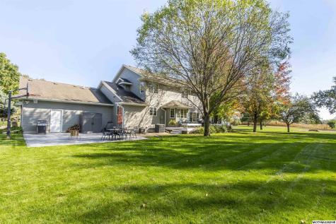 6 Deer Creek Court Mason City IA 50401