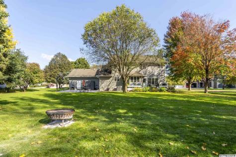 6 Deer Creek Court Mason City IA 50401