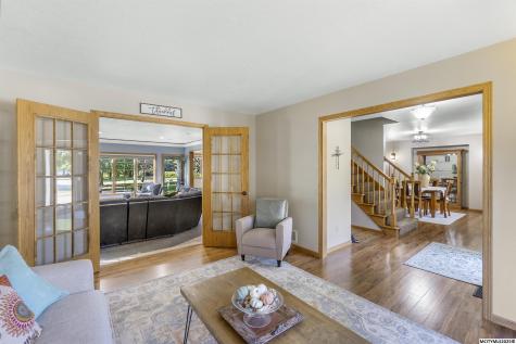 6 Deer Creek Court Mason City IA 50401