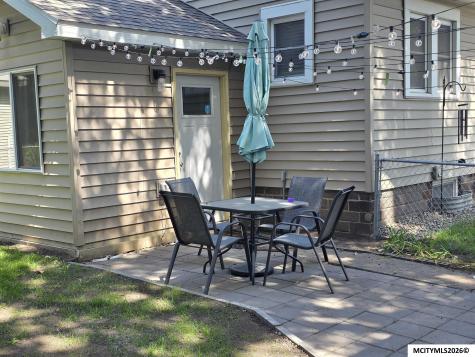 1008 N Georgia Mason City IA 50401