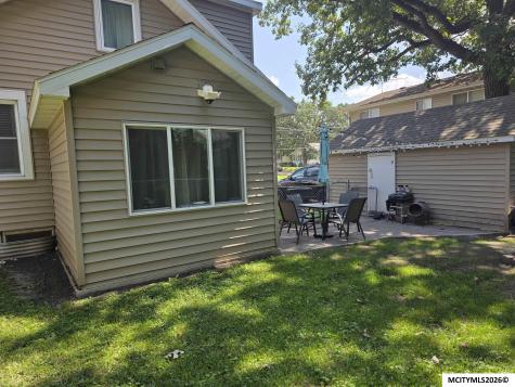 1008 N Georgia Mason City IA 50401