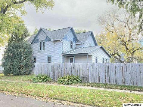 424 8th SE Mason City IA 50401