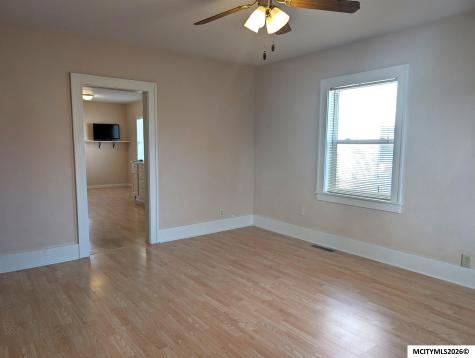 832 9th NE Mason City IA 50401