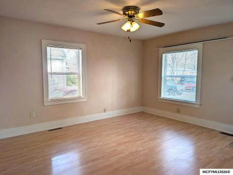 832 9th NE Mason City IA 50401