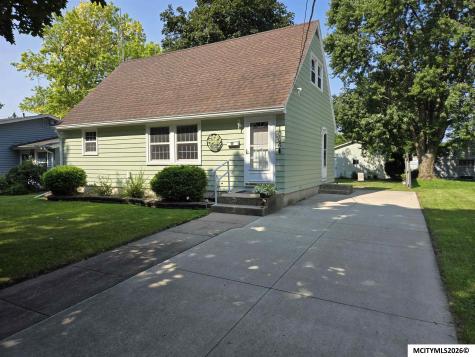 1006 N Taylor Mason City IA 50401